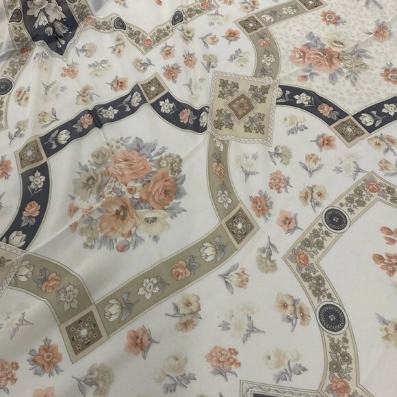 Auth ETRO - Cream Dark Gray Multi Scarf - Picture 4 of 4